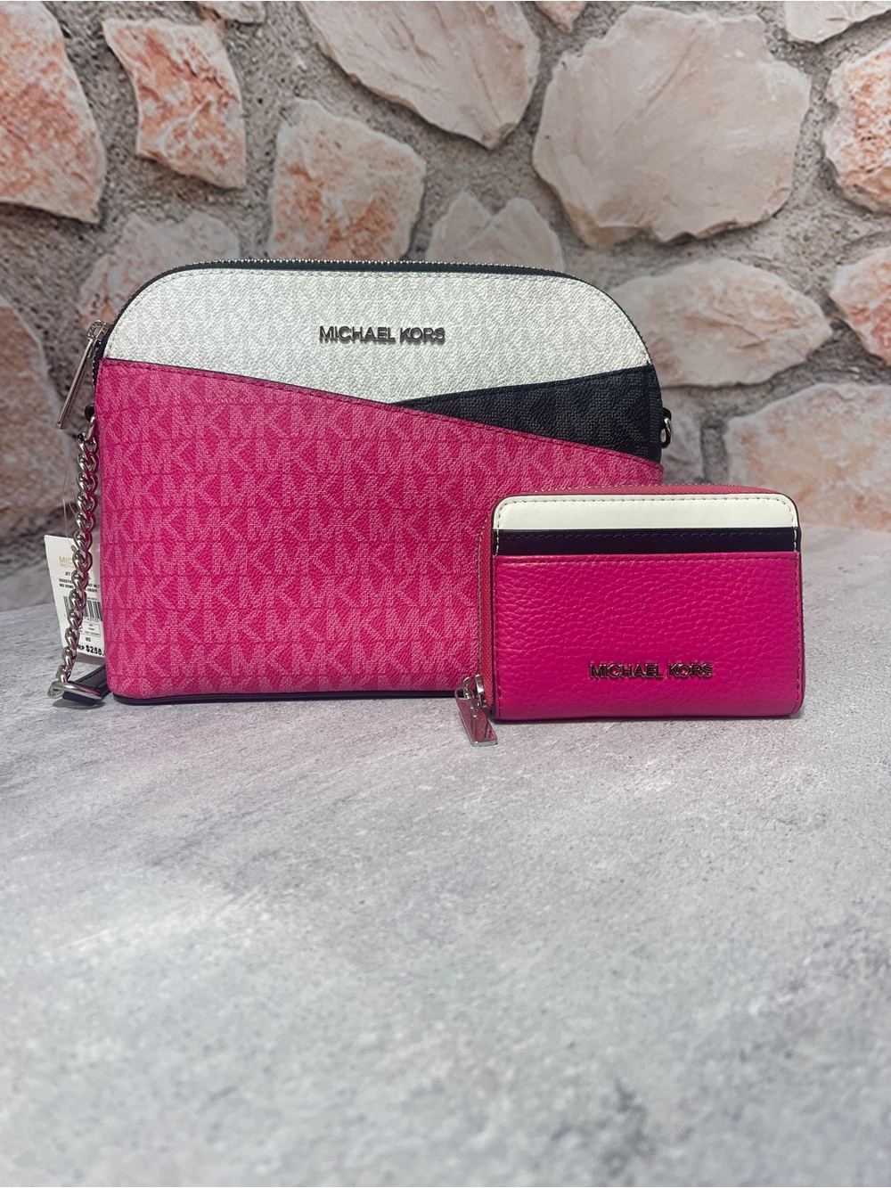 Michael Kors Med Dome Logo Crossbody & Wallet Pink/Black/White Dragonfruit Multi